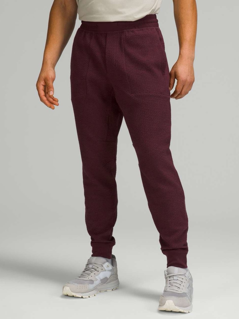 Lululemon At Ease Jogger
Heathered Cassis / Black